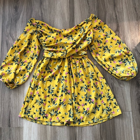 ❌ donated ❌ Puff Sleeve Sweetheart Mini Dress - Picture 1 of 8